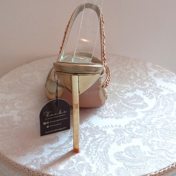 Ladies Gold Chain Link Heels - Picture 4 of 4